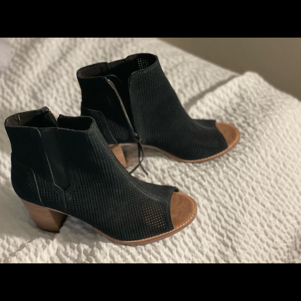 Black Toms